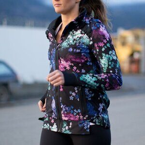 Lululemon Run Bandit Petal Pop Jacket Hooded Full Zip Thumb Holes Peplum Hem 6